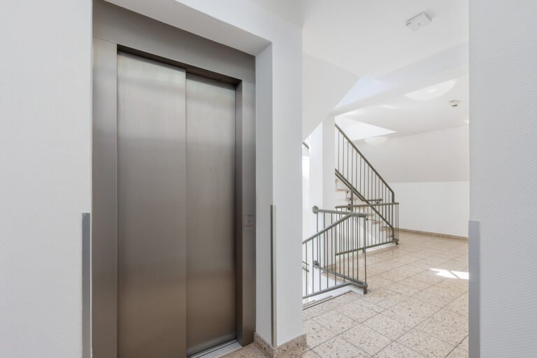 Rheinpark Residenz Unkel – moderne, barrierefreie Seniorenwohnungen am Rhein mit Service- und Gemeinschaftsangeboten.